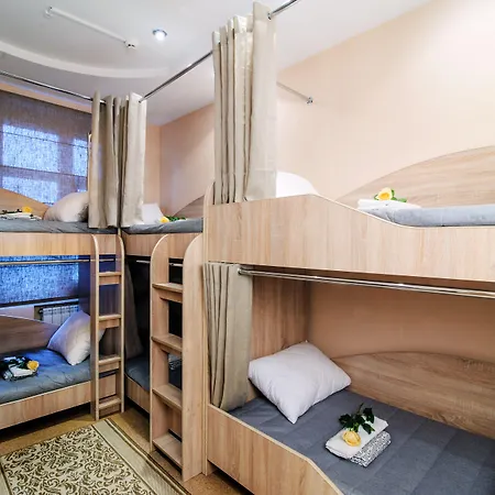 Platskart Albergue *